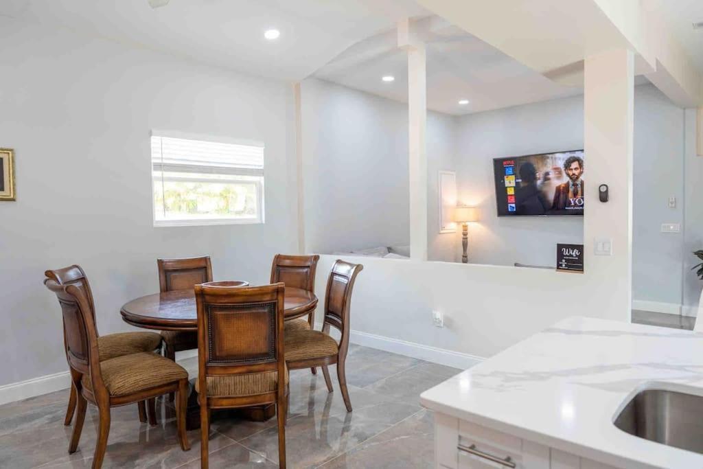 Tampa Bay Oasis Apartment Tarpon Springs Exterior photo